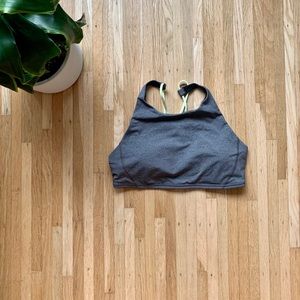Lululemon Free To Be high neck sports bra.